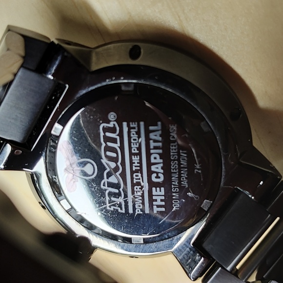 NIXON The Capital "Power to the People" - Picture 3 of 4